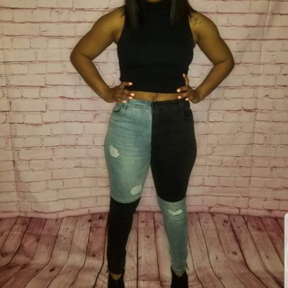 Jeans - Picture 2 of 3